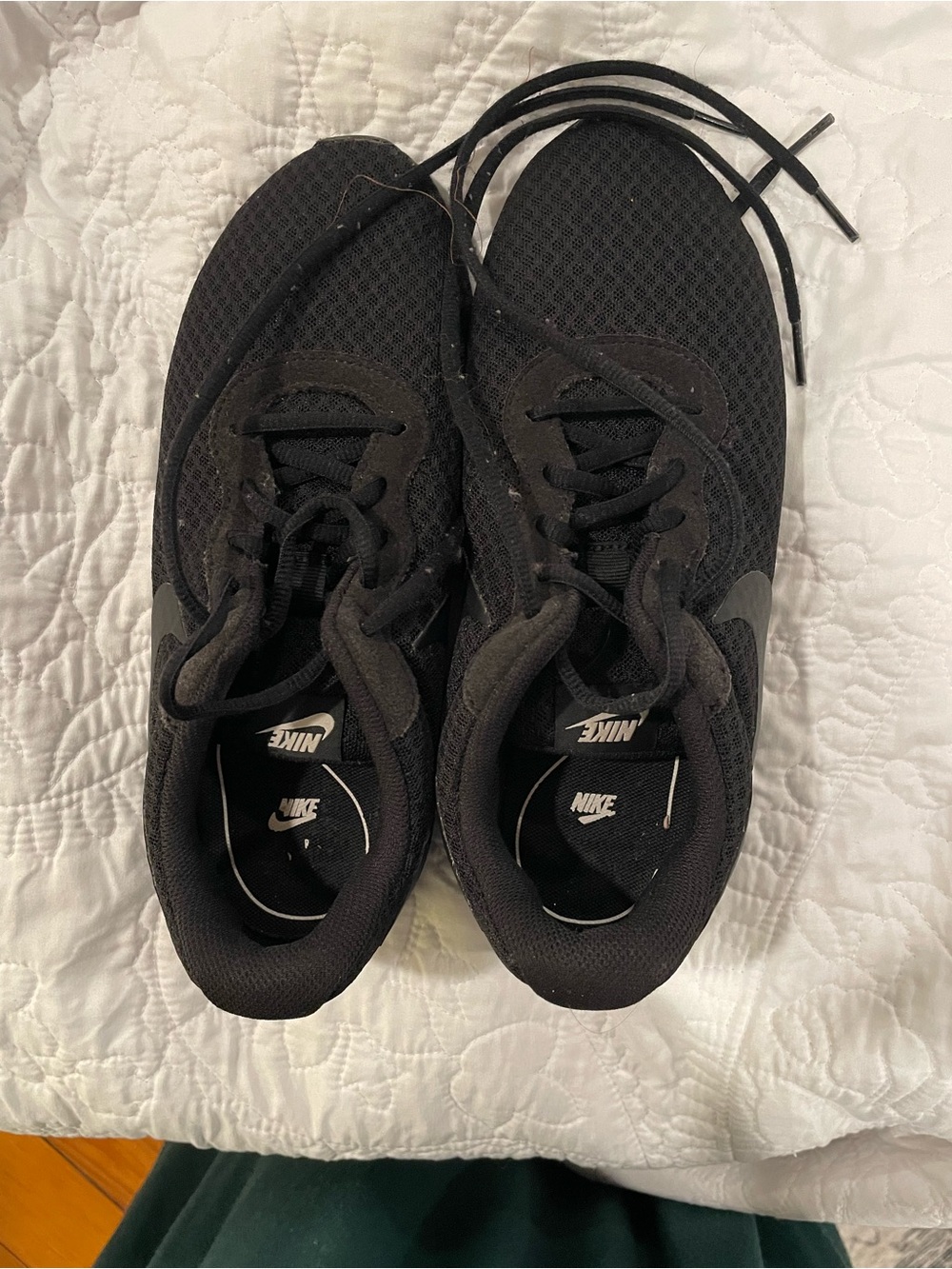 Nike Men’s Black Mesh Athletic Sneakers